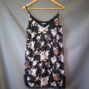 Charlotte Russe floral slip dress Med